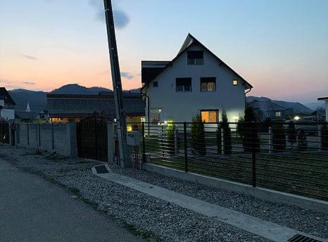 Casa Monica Otel Leordina Dış mekan fotoğraf